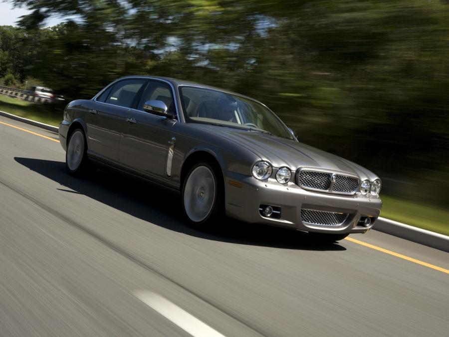  Jaguar XJ Vanden Plas 2008 года  (фото 4 из 6)